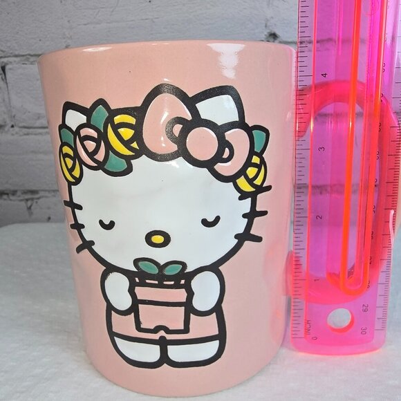 HELLO KITTY PINK OVERSIZED MUG LIKE NEW KITTY HAS FLOWER HALO - Picture 2 of 5